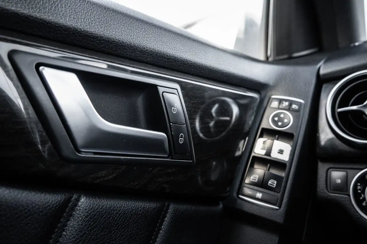 Mercedes-Benz GLK-Class снимка Mercedes-Benz GLK-Class