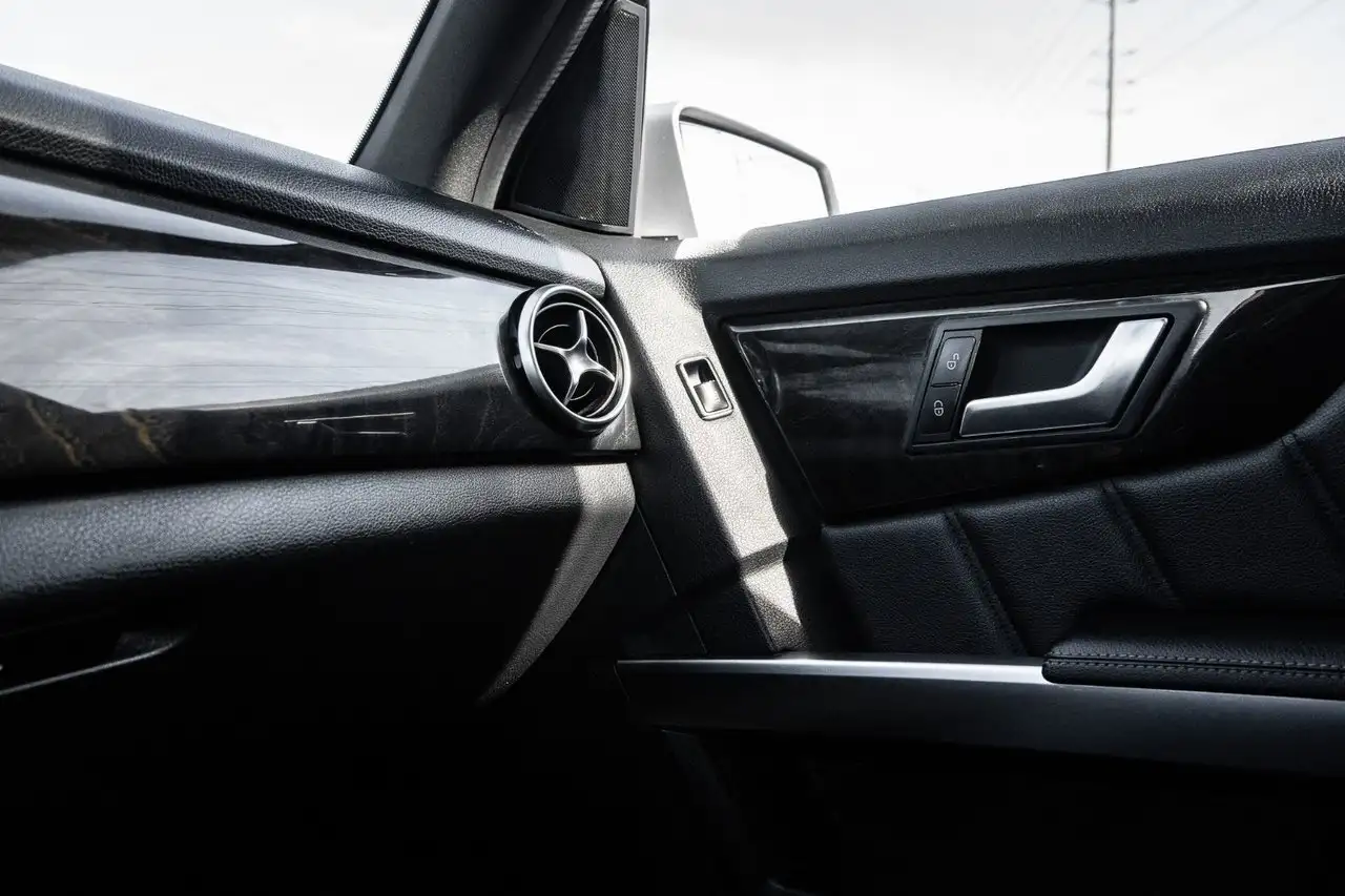 Mercedes-Benz GLK-Class снимка Mercedes-Benz GLK-Class