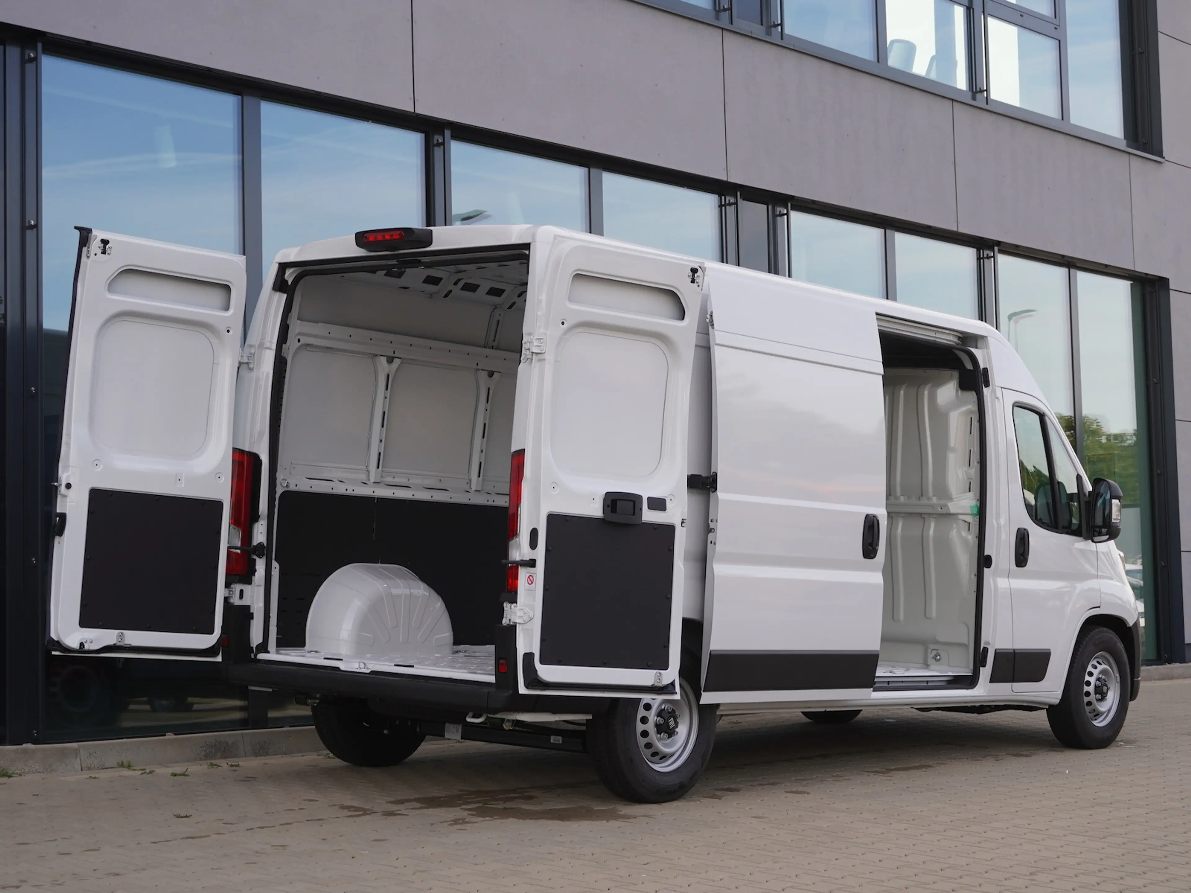 Fiat Ducato Maxi 35 L3H2 140 / Vollausstattung — photo 4