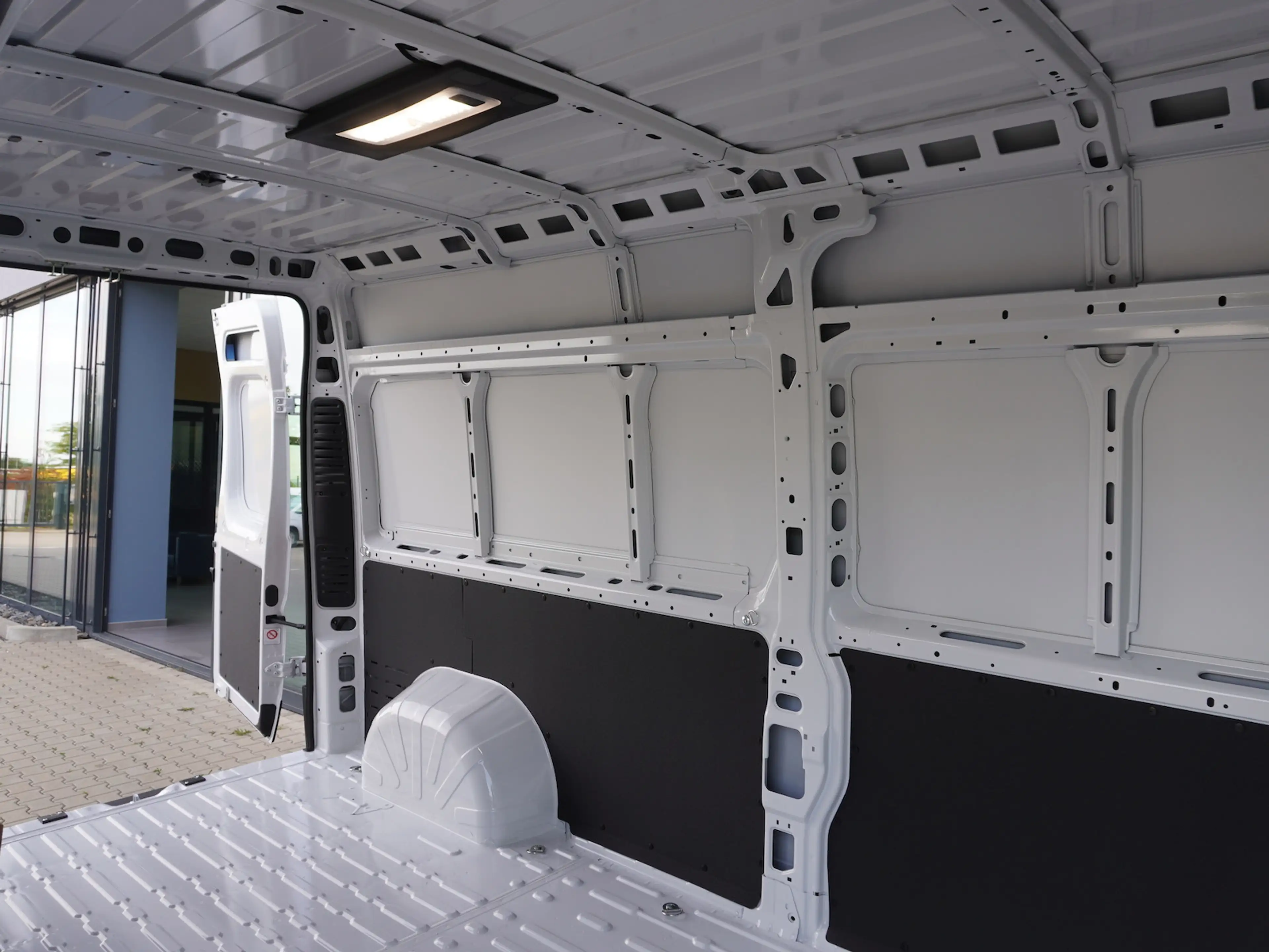 Fiat Ducato Maxi 35 L3H2 140 / Vollausstattung — photo 7
