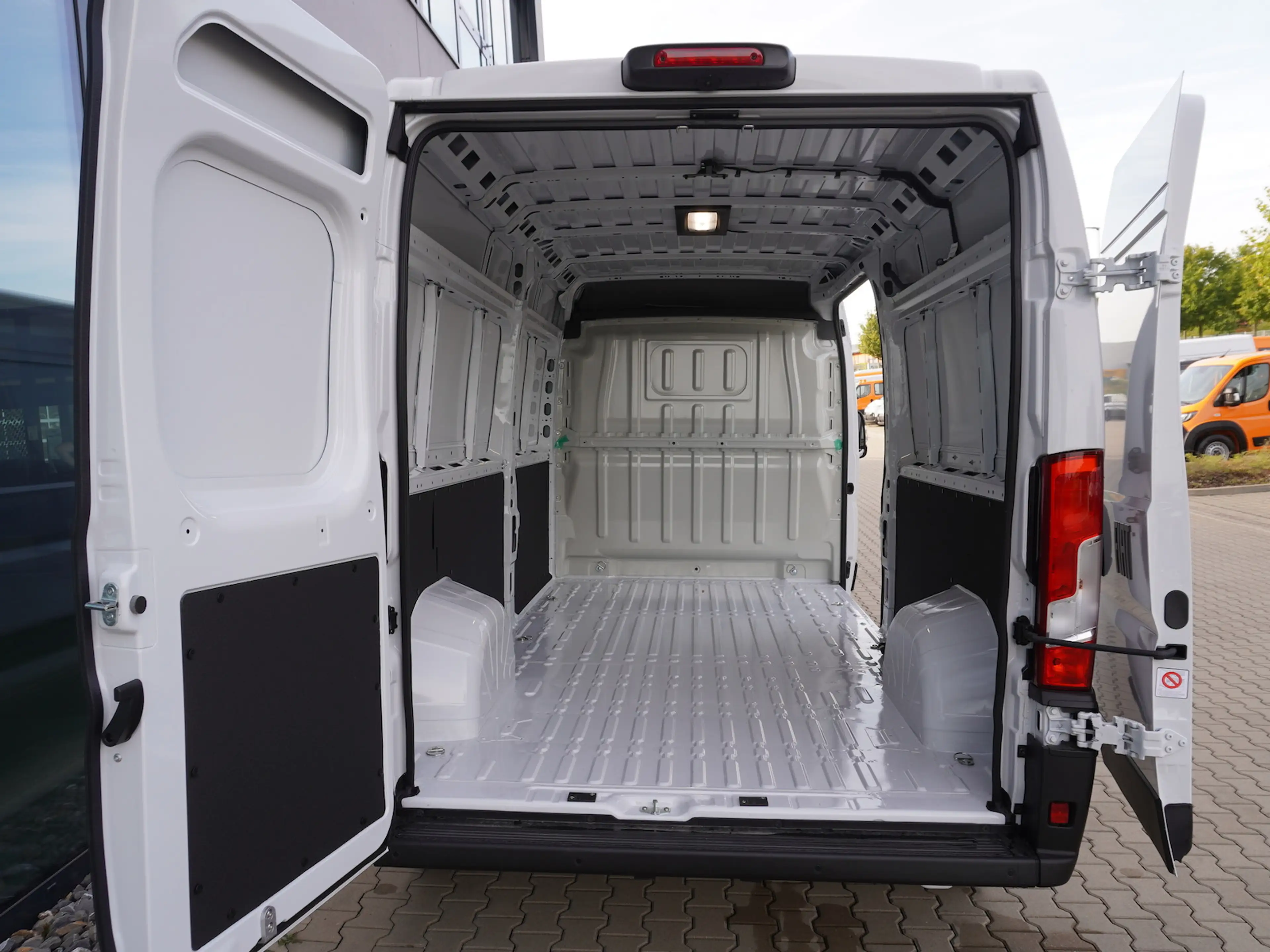 Fiat Ducato Maxi 35 L3H2 140 / Vollausstattung — photo 5