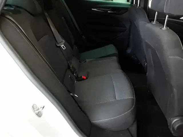 Opel Insignia view 10