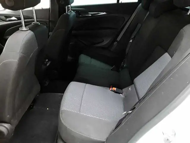 Opel Insignia view 7