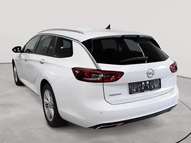 Opel Insignia view 2