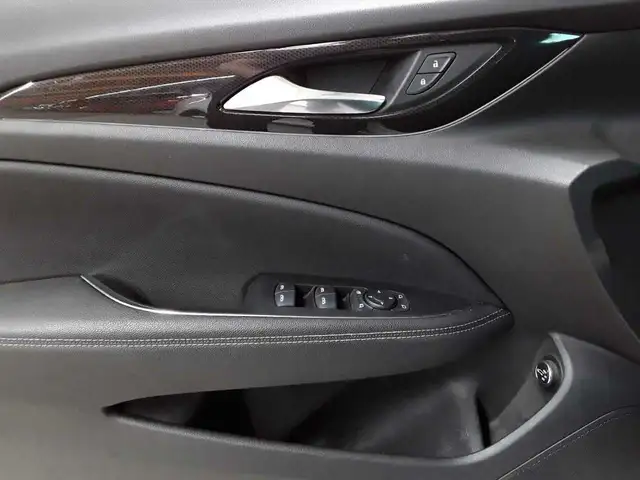 Opel Insignia view 4