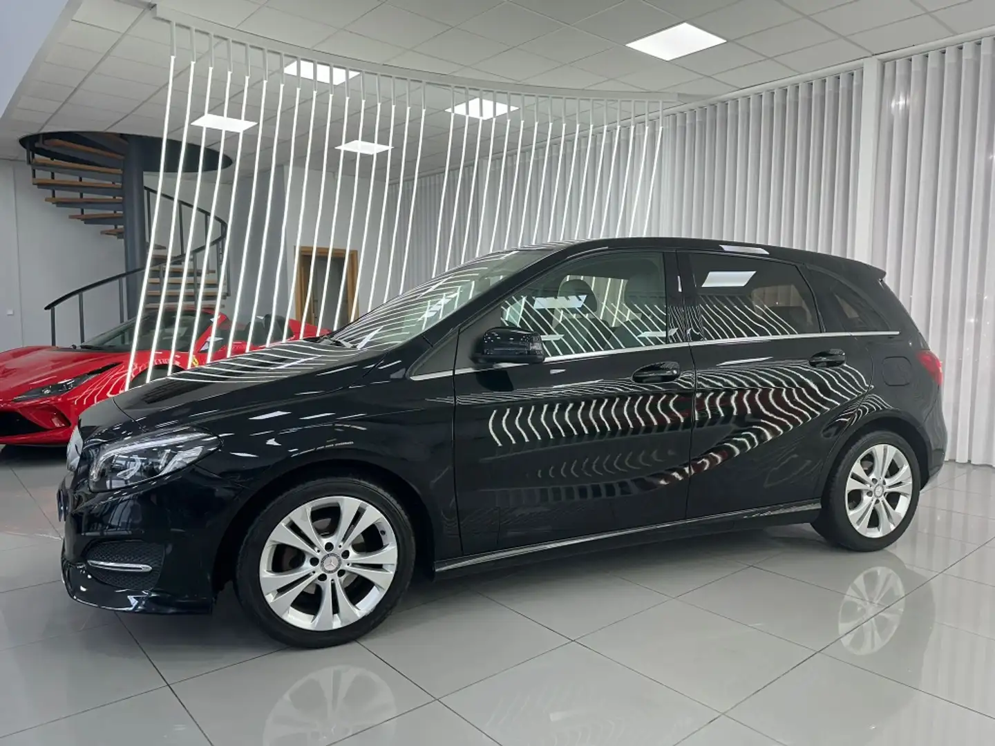 Mercedes-Benz B 180 180d 7G-DCT Negro - 2
