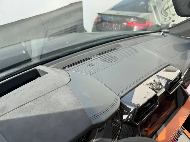 Lamborghini Urus view 28