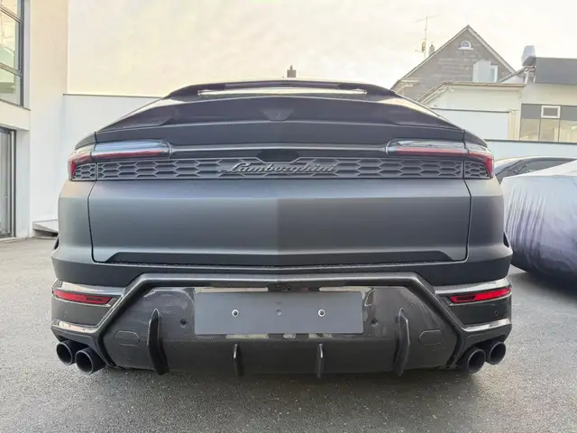 Lamborghini Urus view 13