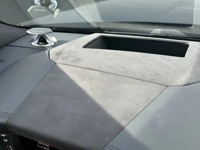 Lamborghini Urus view 27