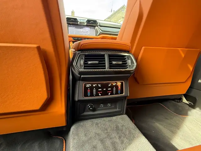 Lamborghini Urus view 19