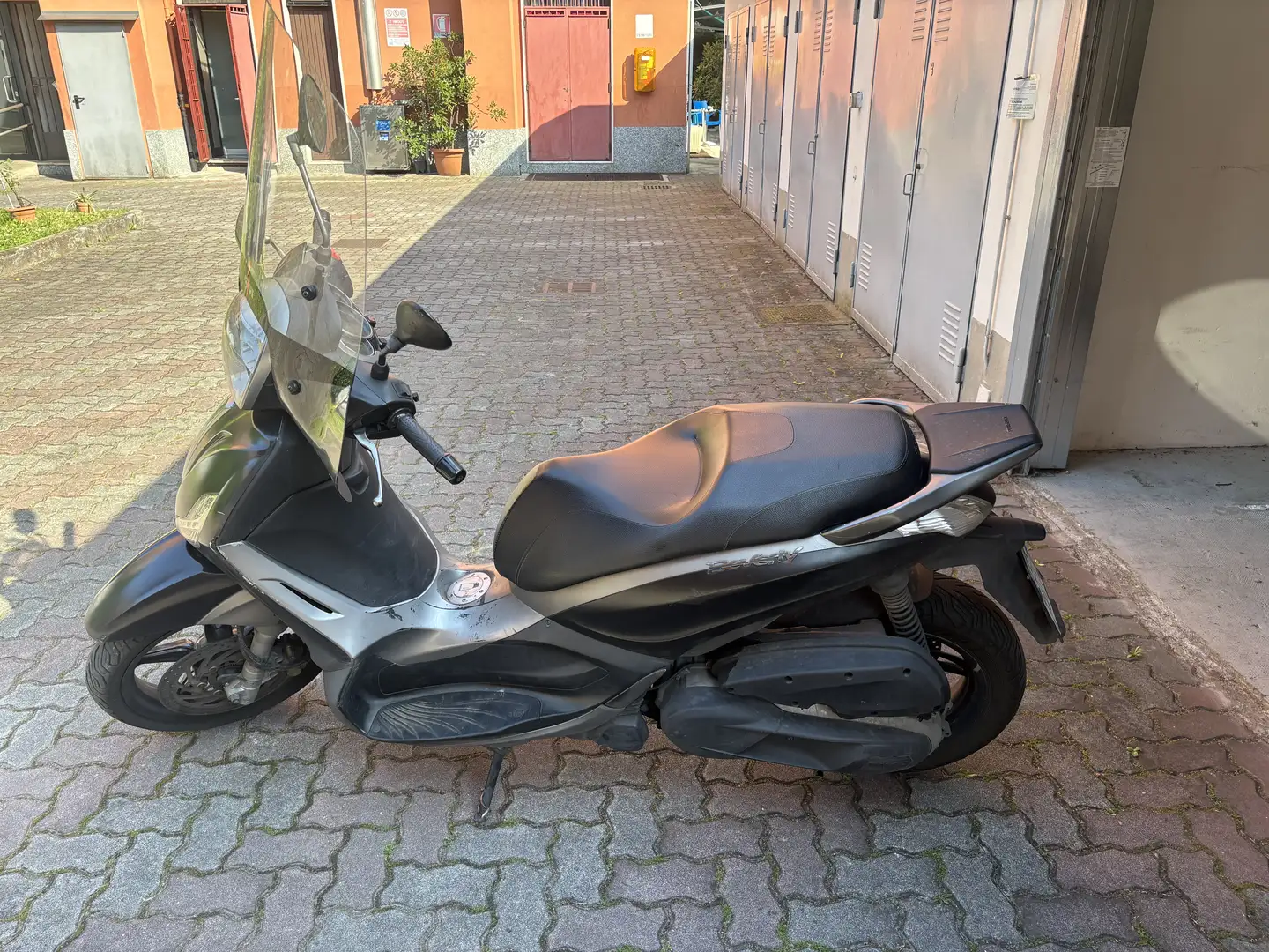 Piaggio Beverly 350 - 1