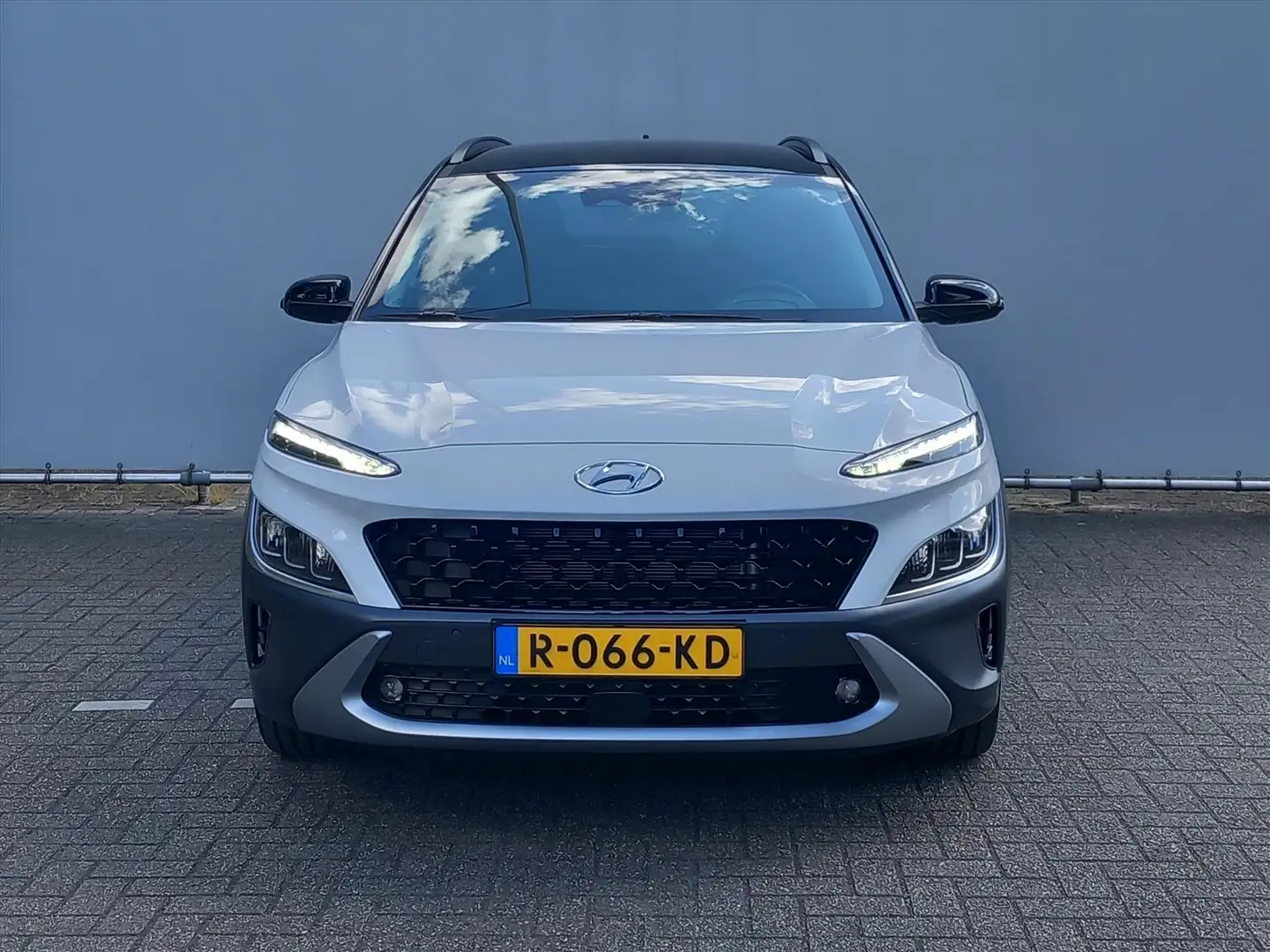 Hyundai KONA 1.6 GDI HEV 141pk DCT Premium Wit - 2