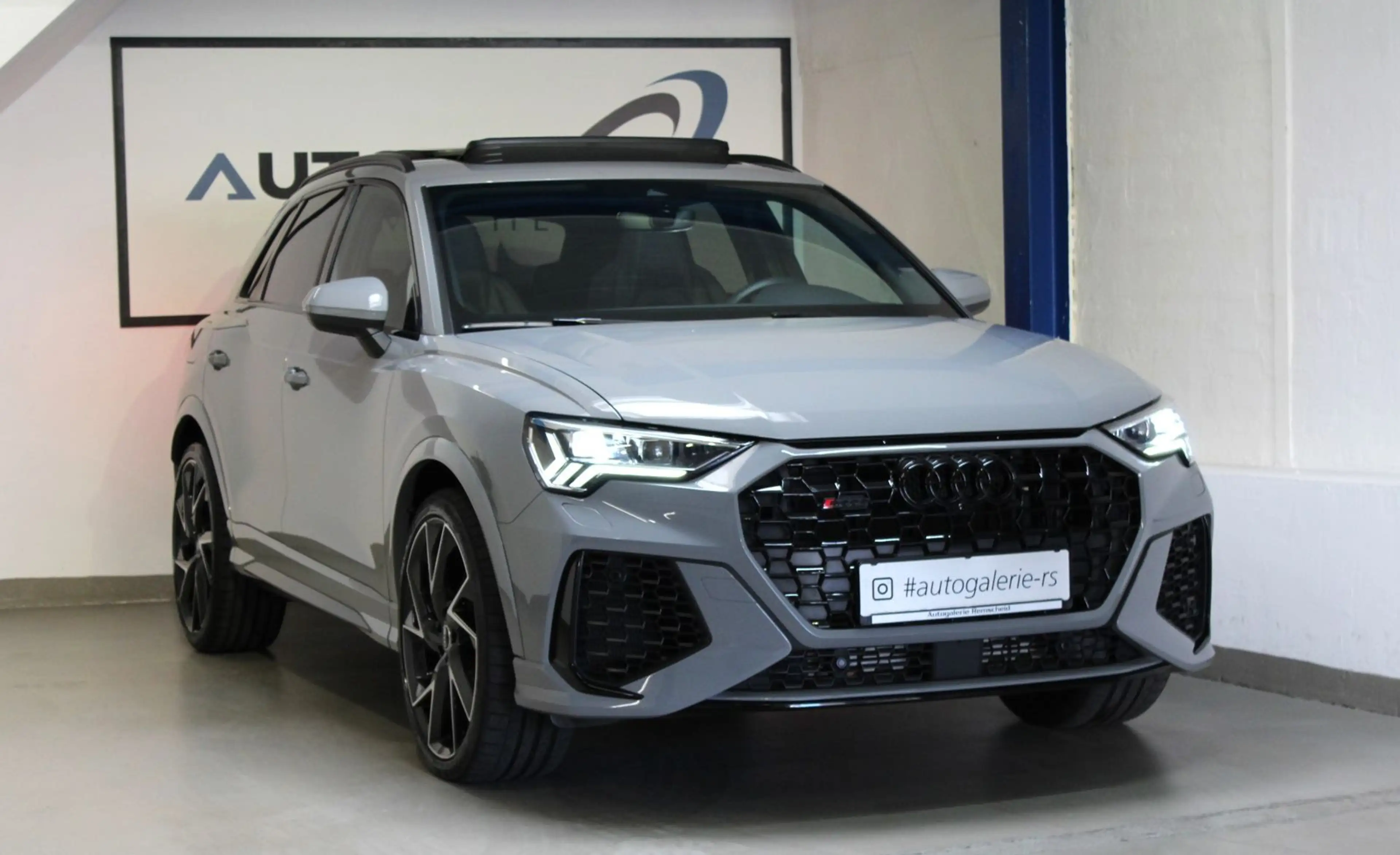 Audi RS Q3 2.5 TFSI q.*NARDO*RS AGA*PANO*SCHALE*SONOS — photo 5