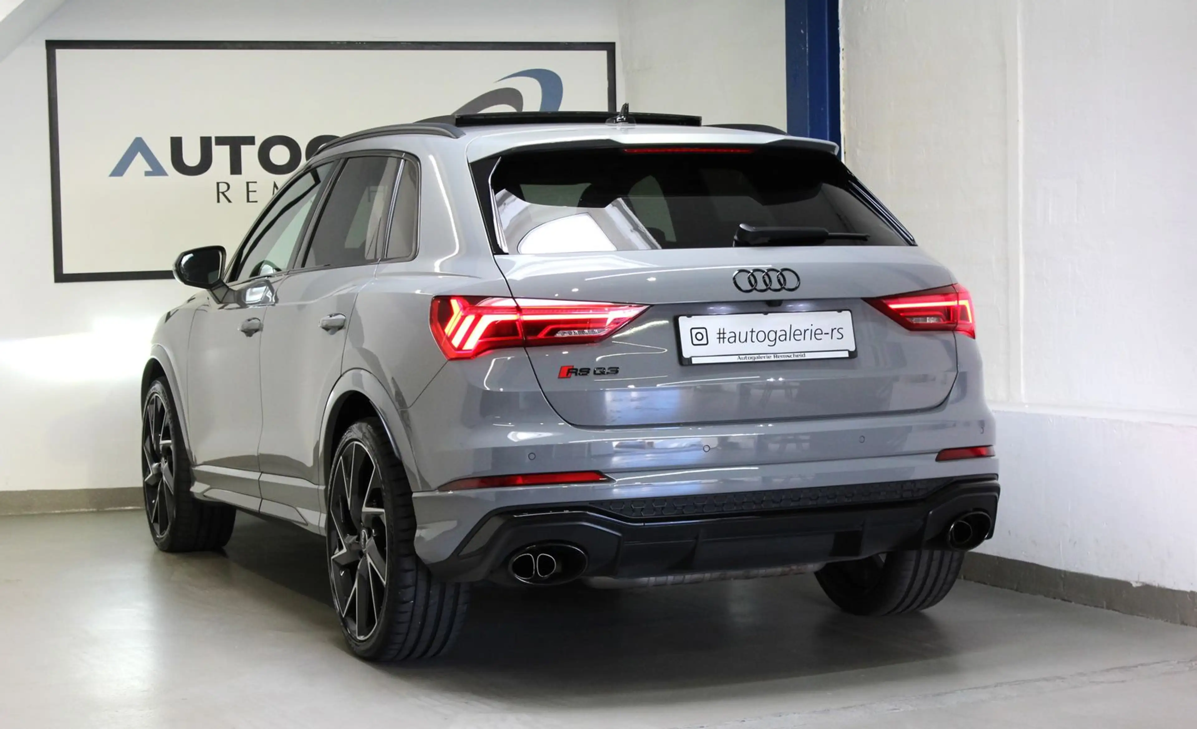 Audi RS Q3 2.5 TFSI q.*NARDO*RS AGA*PANO*SCHALE*SONOS