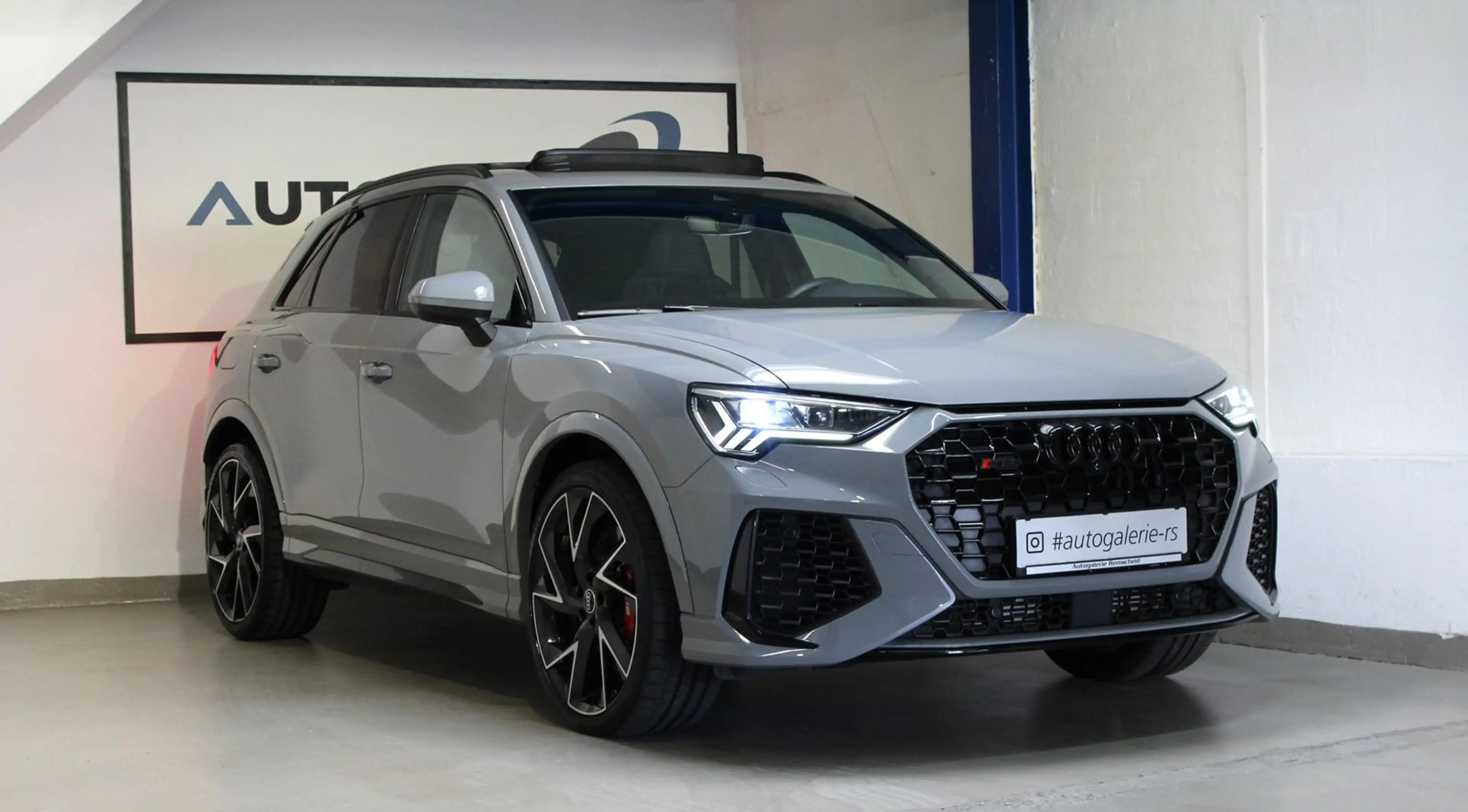 Audi RS Q3 2.5 TFSI q.*NARDO*RS AGA*PANO*SCHALE*SONOS — photo 4