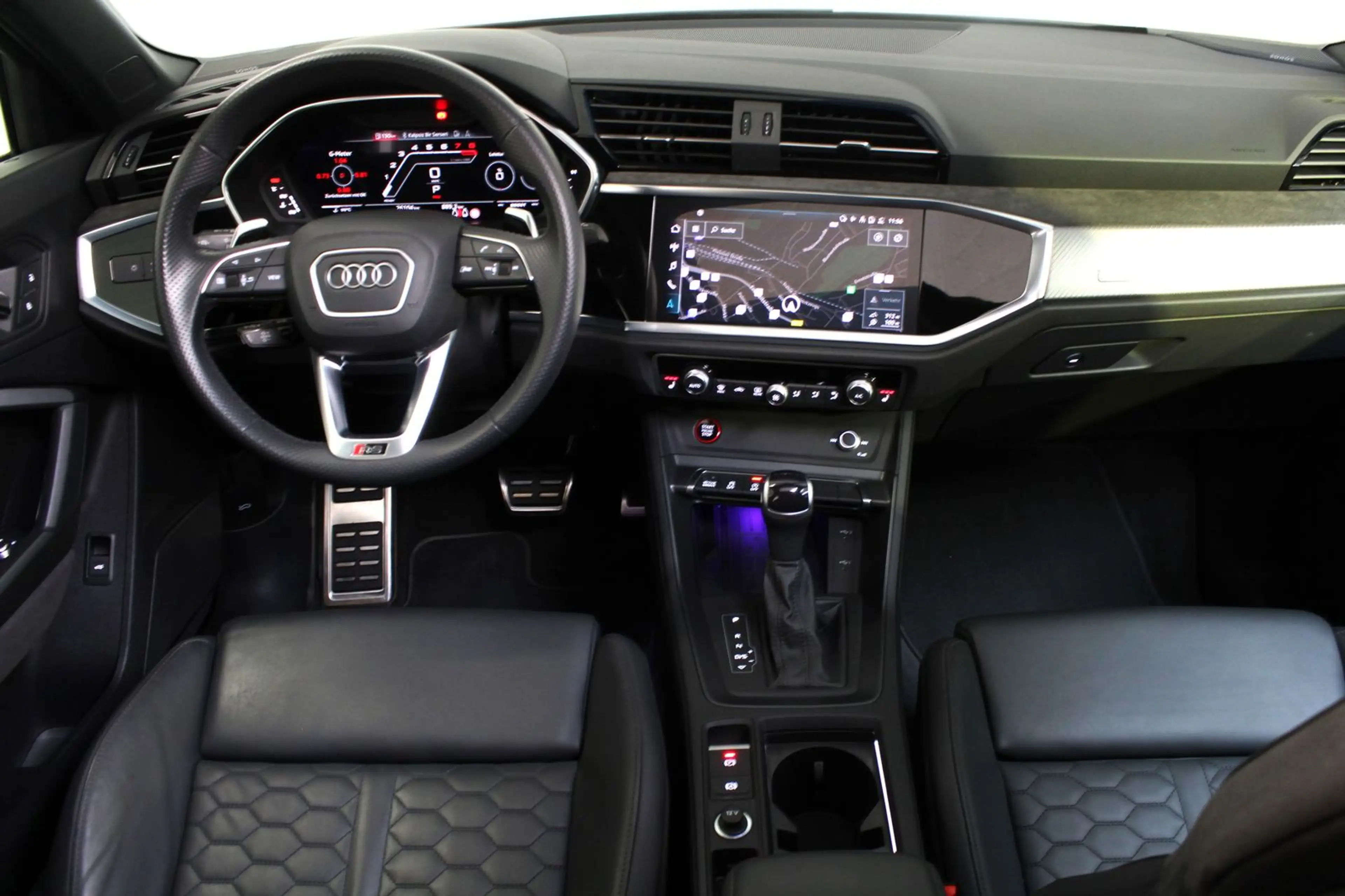 Audi RS Q3 2.5 TFSI q.*NARDO*RS AGA*PANO*SCHALE*SONOS — photo 11