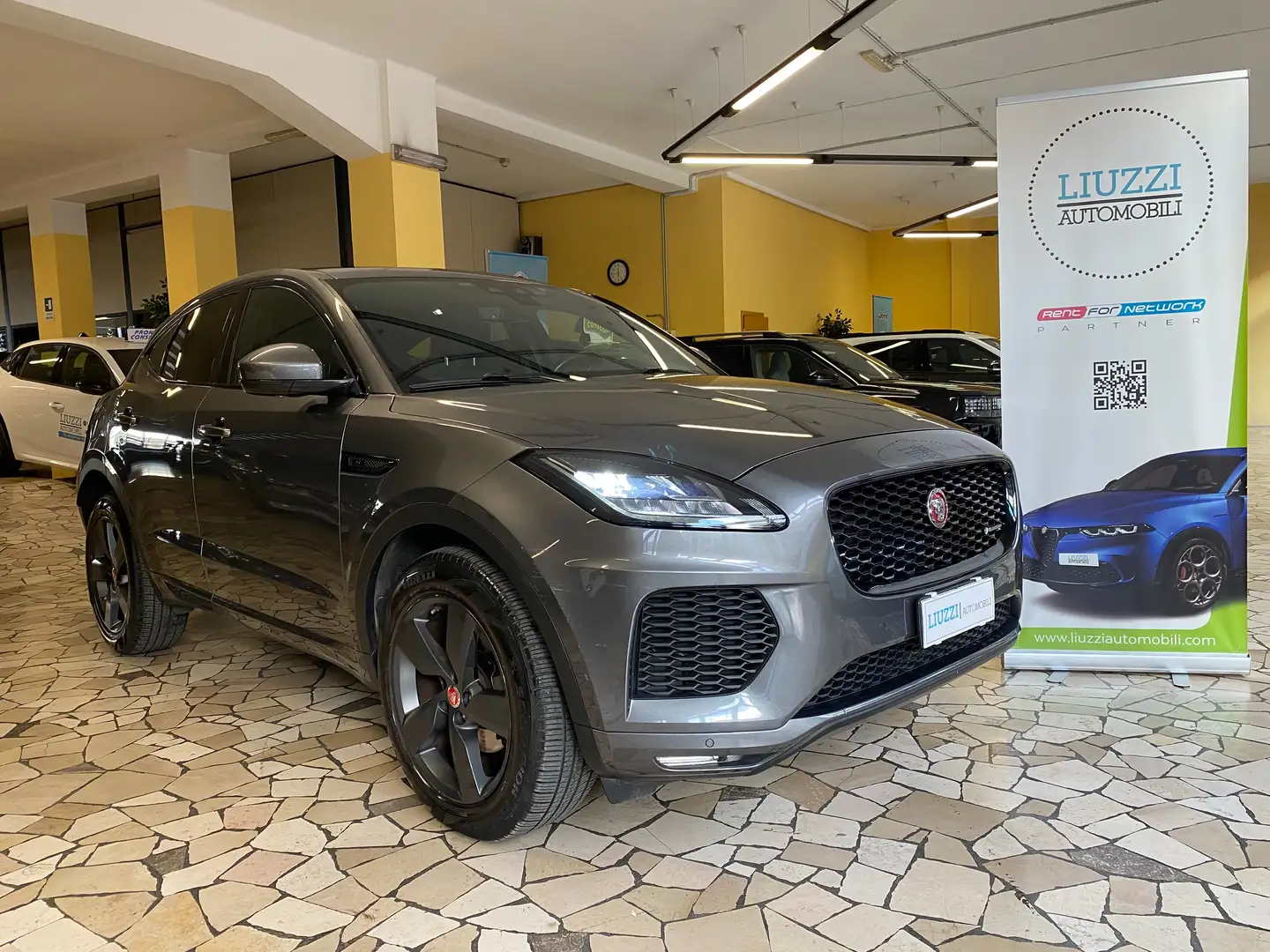 Jaguar E-Pace E-Pace 2.0d i4 R-Dynamic SE awd 150cv auto my19 Grigio - 1
