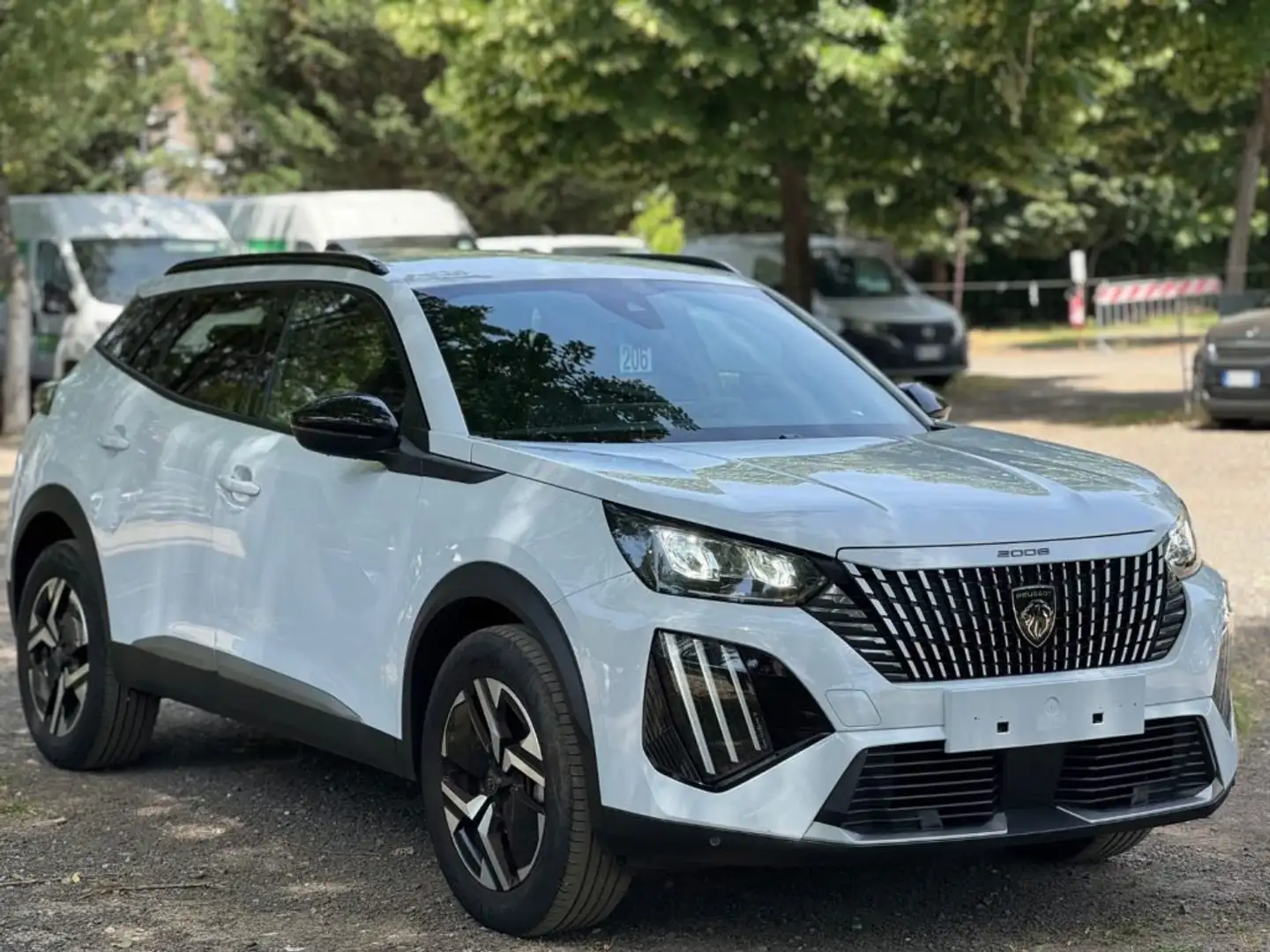 Peugeot 2008 PureTech 130 S&S EAT8 Allure +GPL Wit - 1