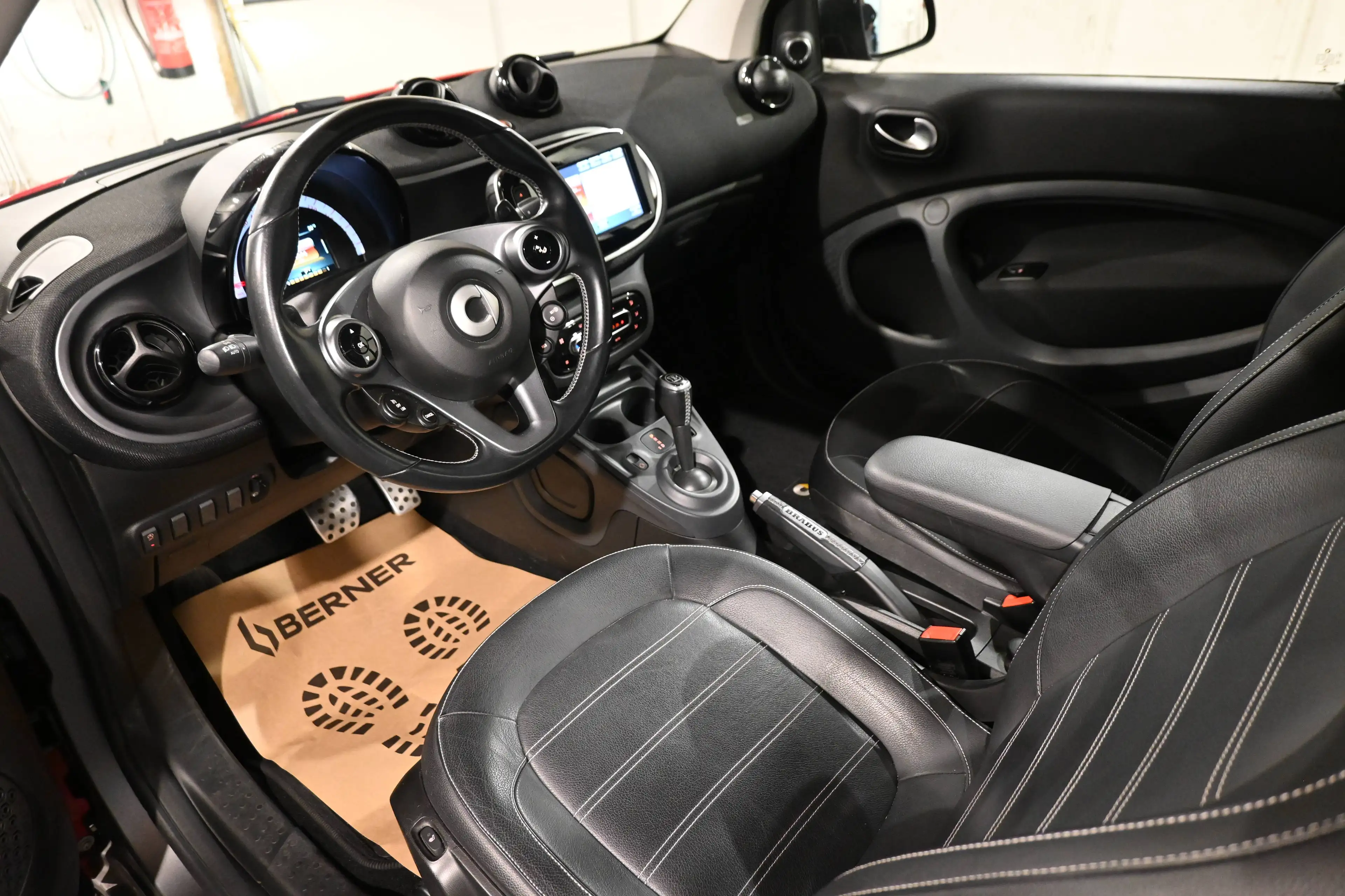 smart forTwo Fortwo BRABUS STYLE 0.9 Turbo DCT / CAMERA / GPS NAVIGATION / TOIT PANORAMIQUE !! — photo 15