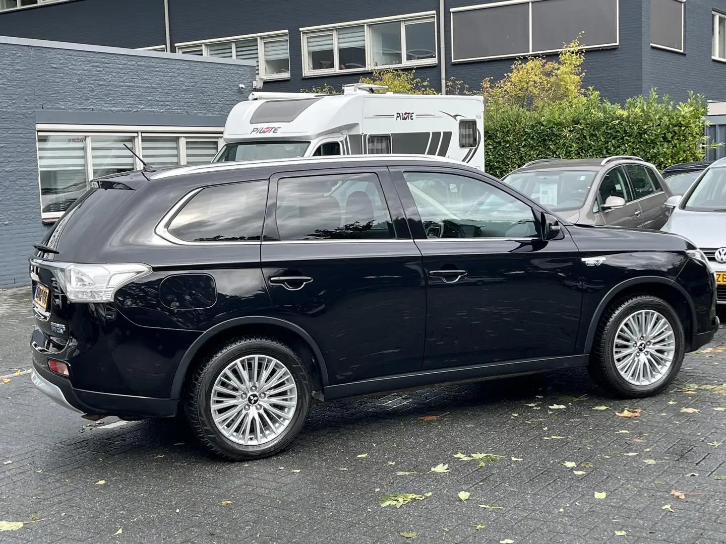 Mitsubishi Outlander 2.0 PHEV Business Edition X-Line | CAMERA | AFN. T Noir - 2