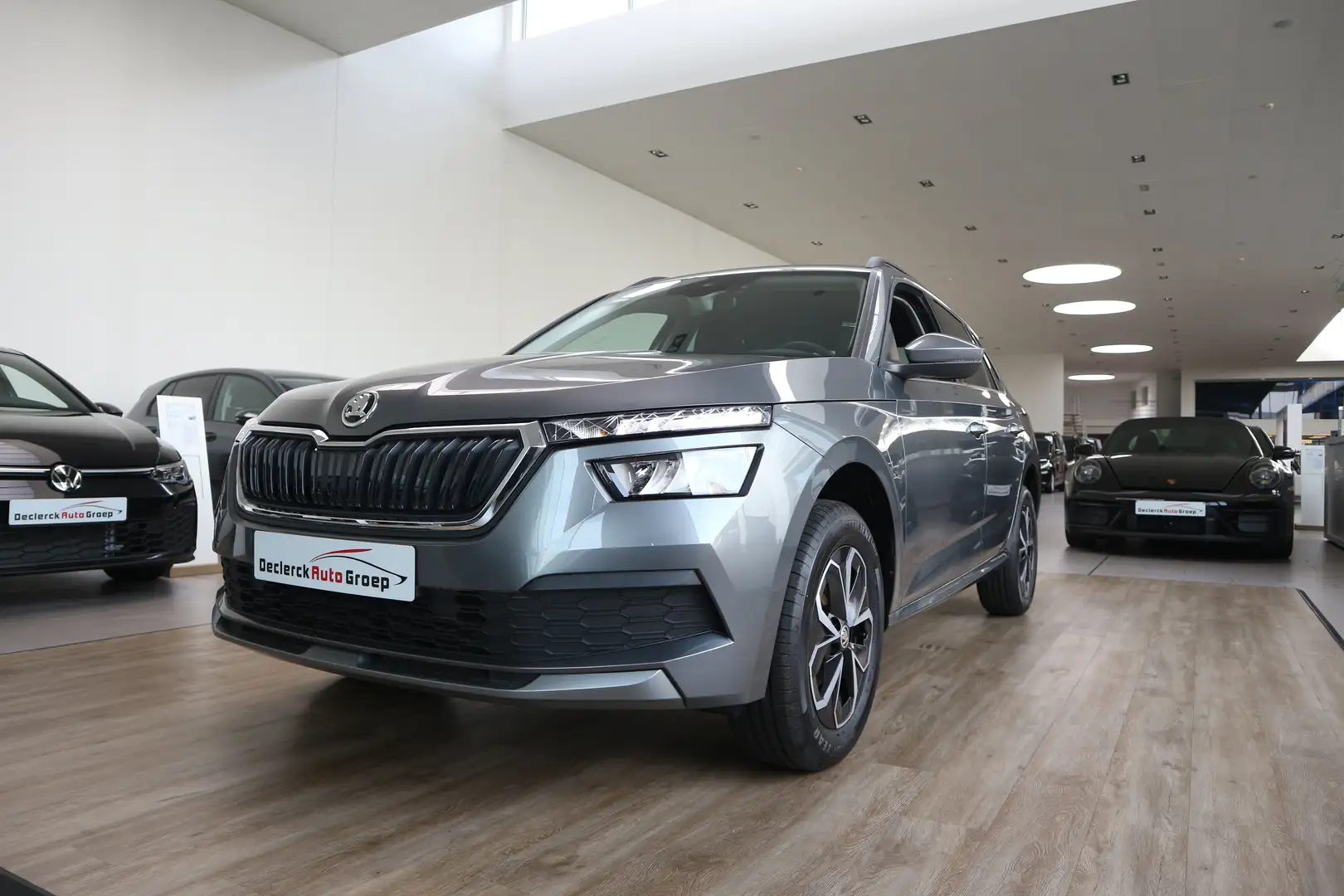 Skoda Kamiq AMBITION 1.0TSI 5V*MODEL 2023*STOCK*TOPAANBOD !!! Grijs - 1