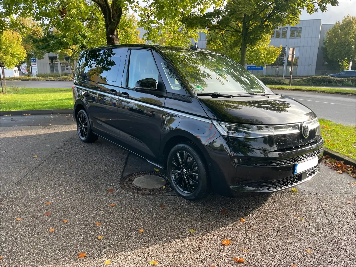 Volkswagen T7 Multivan Style eHybrid mit VW Garantie bis 6/27 Negru - 2