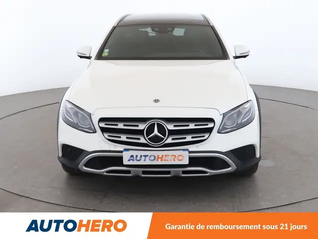 Mercedes-Benz E-Class view 9