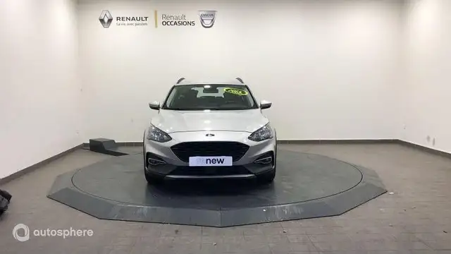 Ford Focus view 3