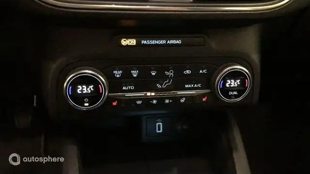 Ford Focus view 15