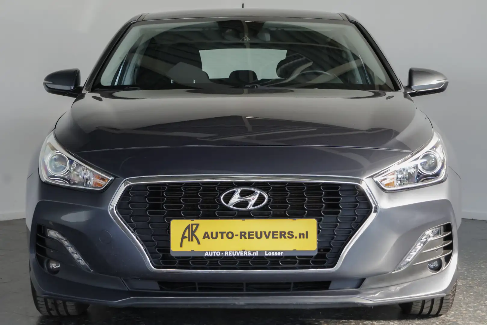 Hyundai i30 1.4 i-Drive / Airco / Cruisecontrol / Bluetooth Grijs - 2