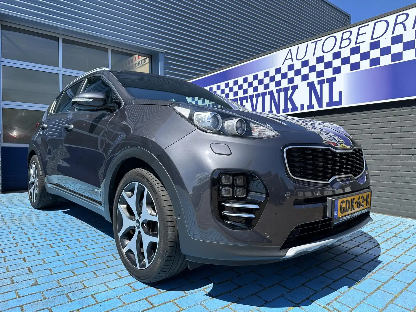 Kia Sportage 1.6 T-GDI 4WD CRUISE PANO LEER TREKH P-CAM Gris - 1