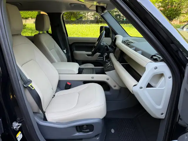 Land Rover Defender view 6