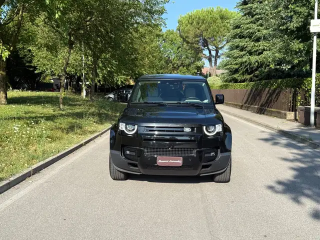 Land Rover Defender view 10