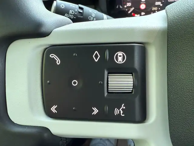 Land Rover Defender view 15
