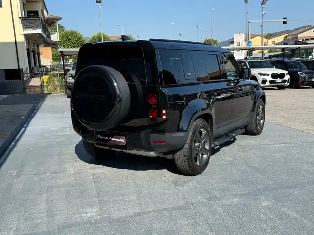 Land Rover Defender view 3