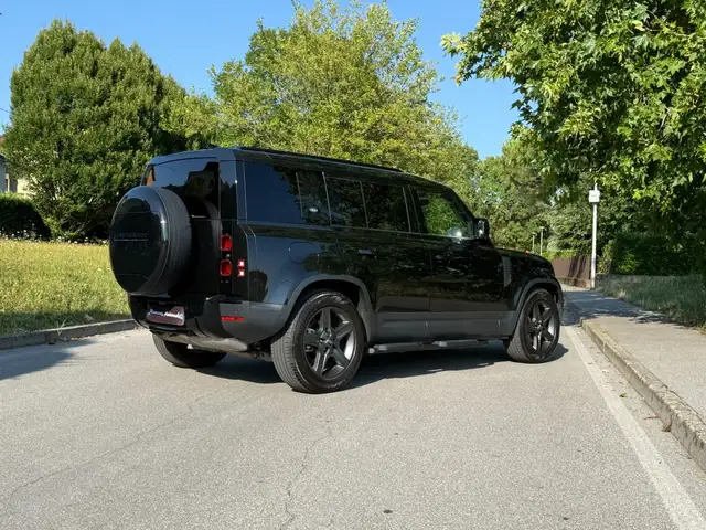 Land Rover Defender view 13