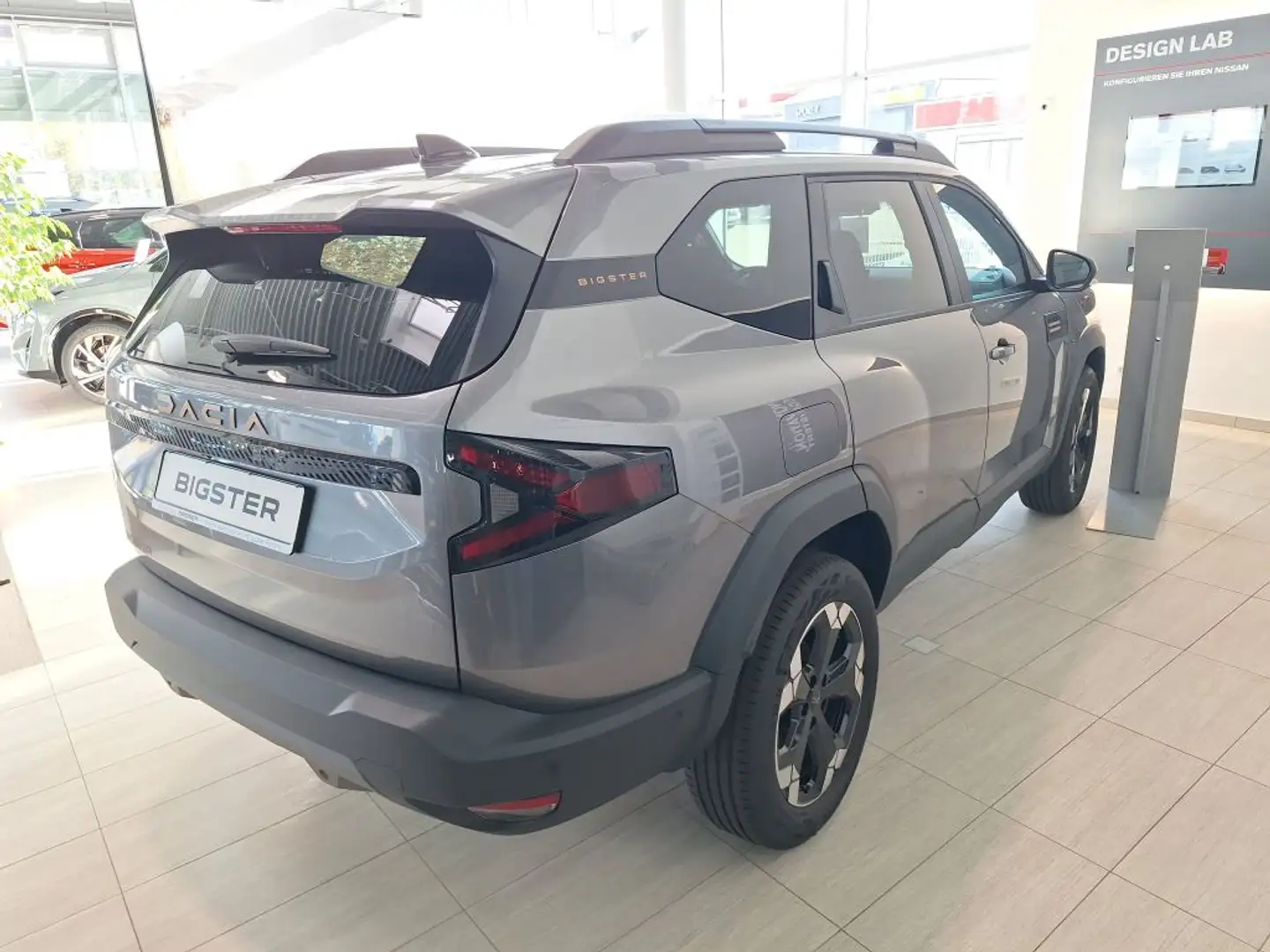 Dacia Bigster mild hybrid 140 Extreme Grau - 2