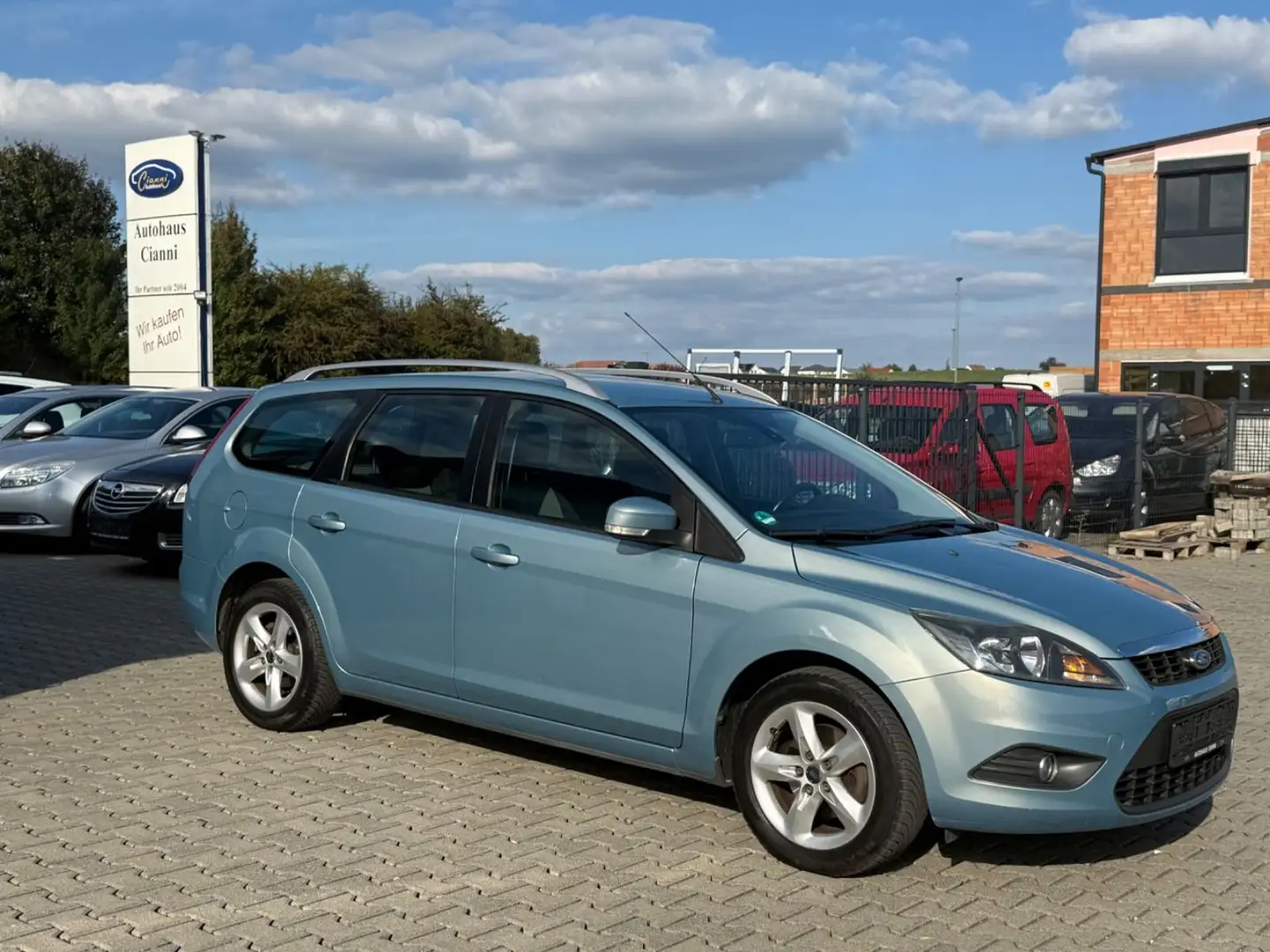 Ford Focus Turnier Style + **Zahnriemen gewechselt** Grau - 1