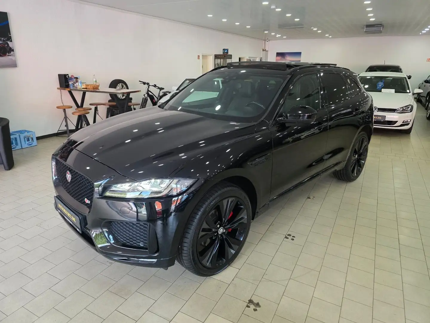 Jaguar F-Pace F-PACE First Edition S AWD 22 Zoll Negro - 1