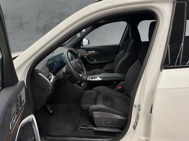 BMW X1 view 8