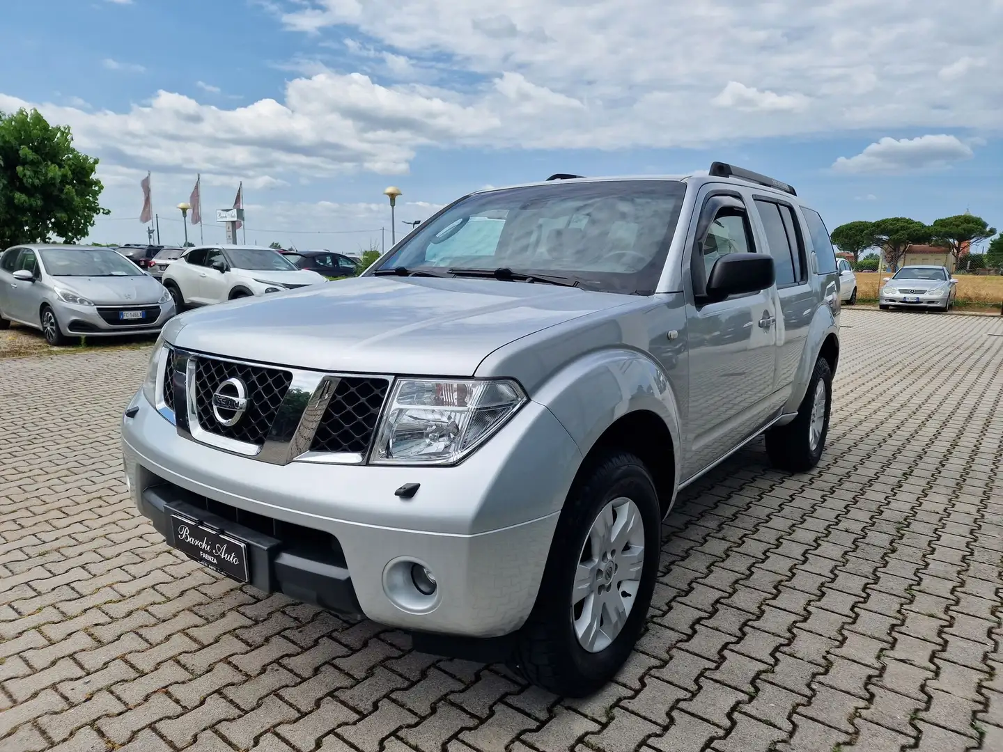 Nissan Pathfinder 2.5 dCi 4x4+gancio traino+7 posti Argent - 2