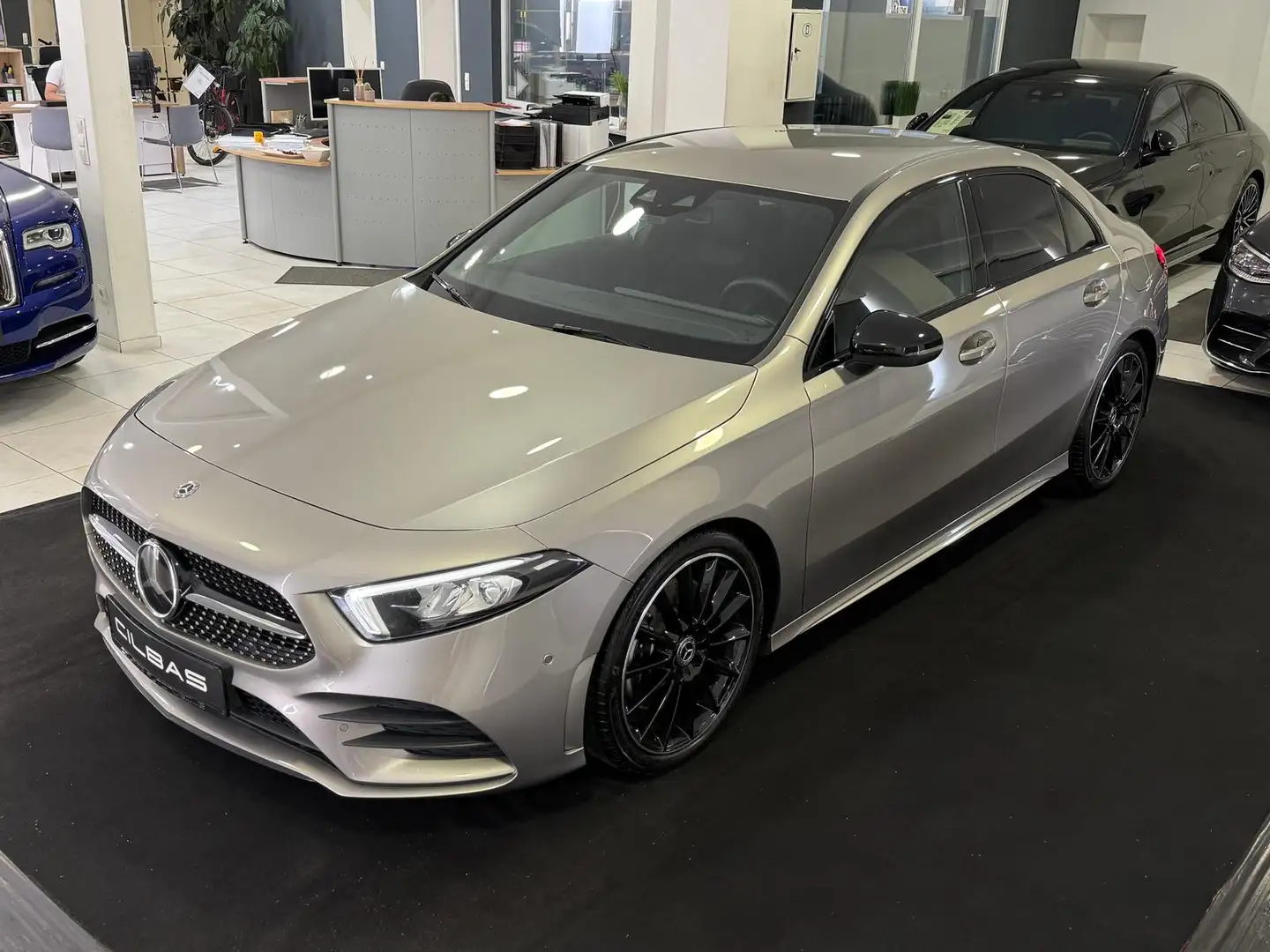 Mercedes-Benz A 250 7G AMG-Line Limousine *DIST*NIGHT*LED*AMBI Argent - 2