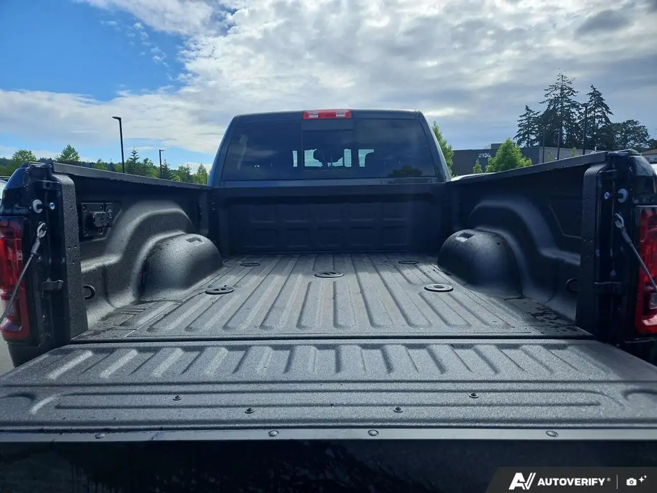 RAM 3500 снимка RAM 3500
