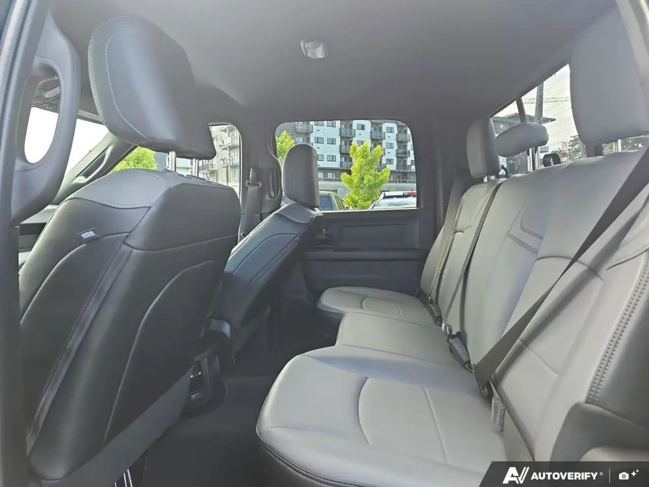 RAM 3500 снимка RAM 3500