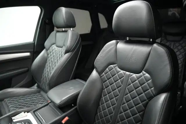 Audi SQ5 view 14