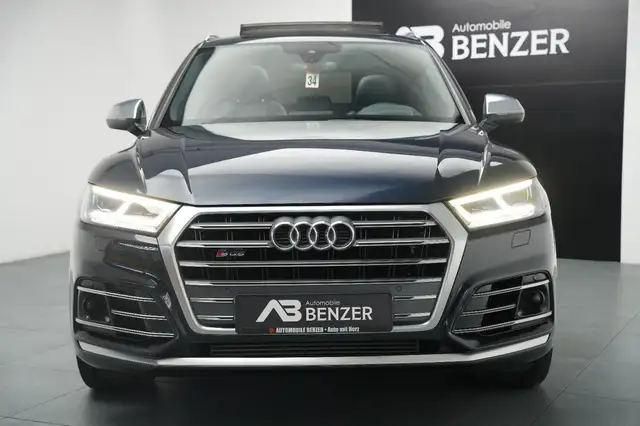 Audi SQ5 view 2