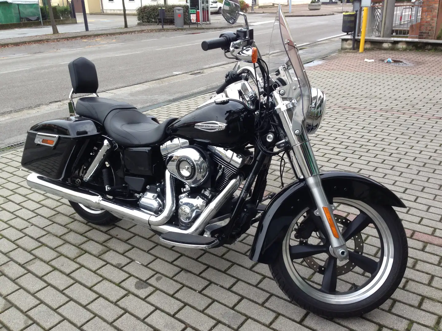 Harley-Davidson Dyna Switchback Negro - 2