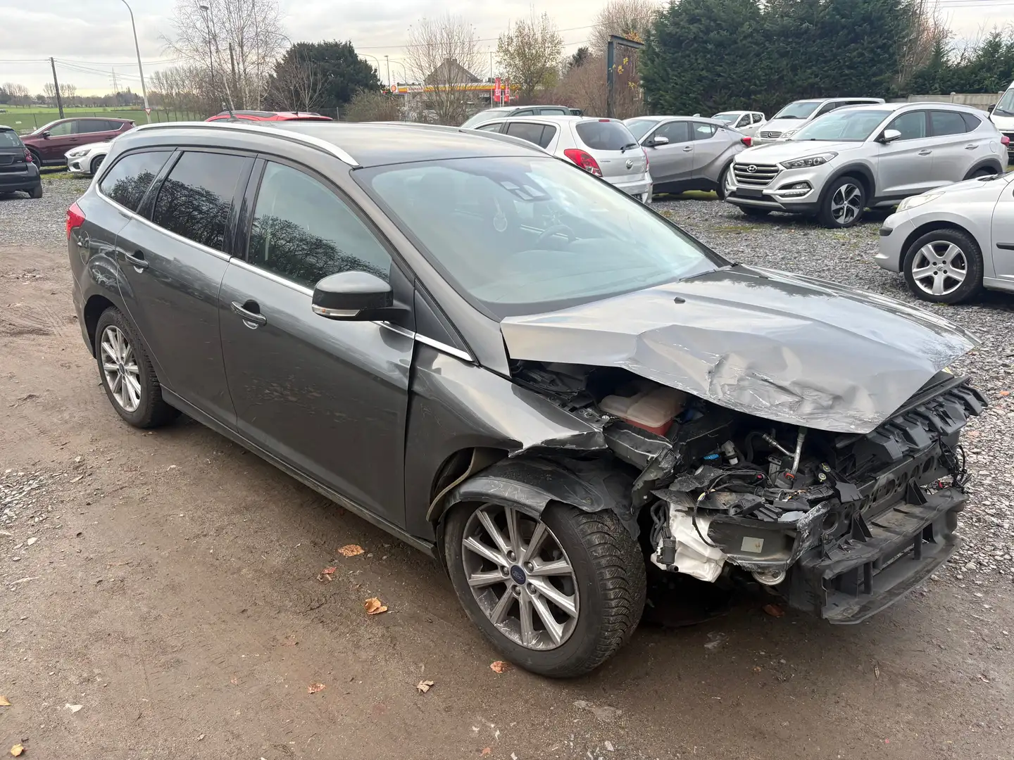 Ford Focus Focus 1.0 EcoBoost Accidenté Démarre Grau - 1
