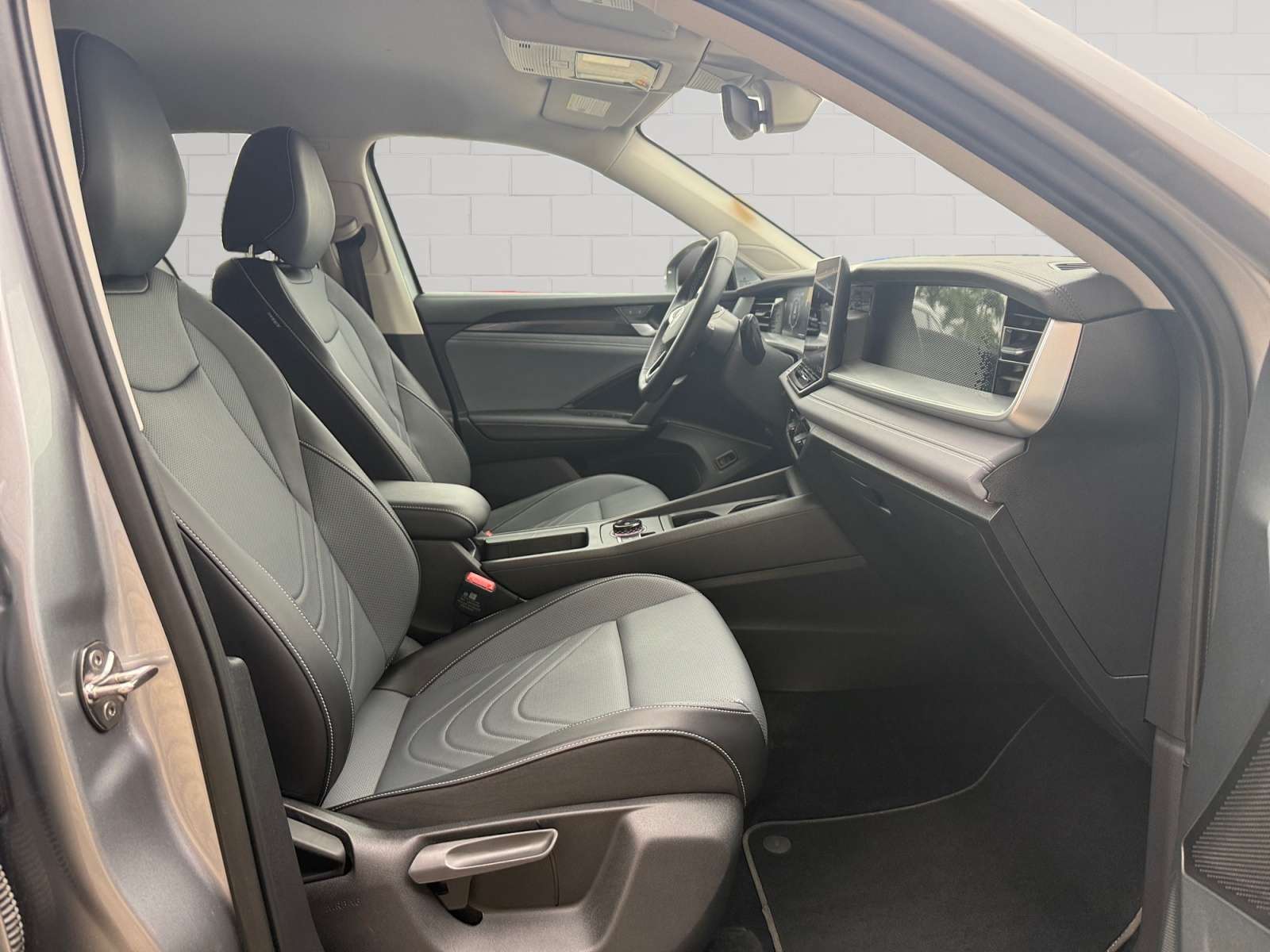 used 2026 Volkswagen Tiguan car, priced at $37,905