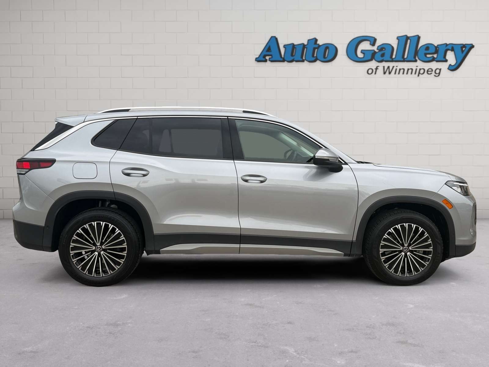 used 2026 Volkswagen Tiguan car, priced at $37,905